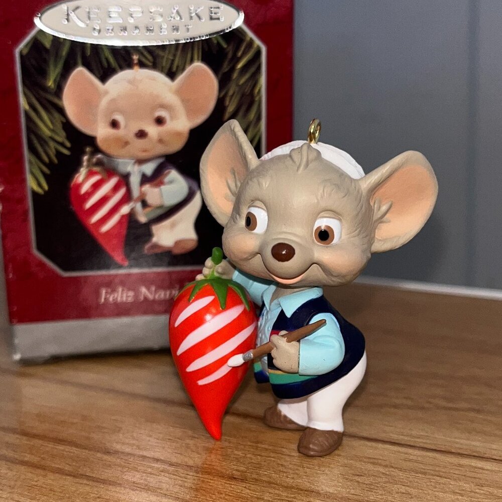 Hallmark Keepsake 1998 Feliz Navidad Mouse Ornament
